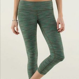 Lululemon Wunder Under crops